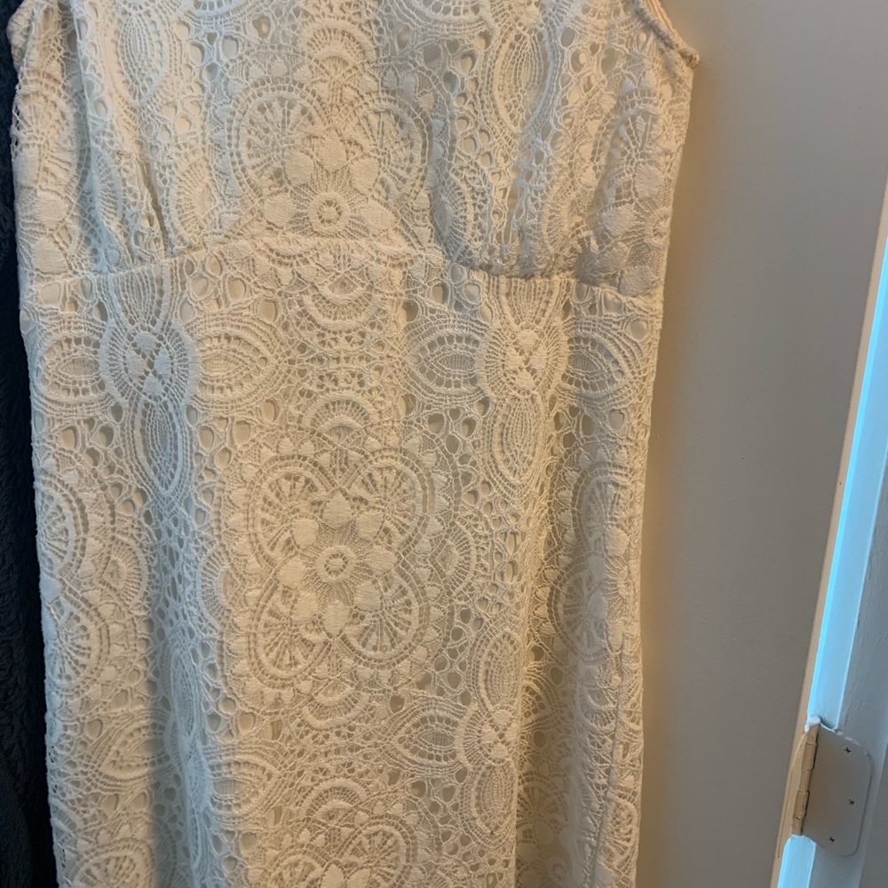 Dress - Picture 3 of 3